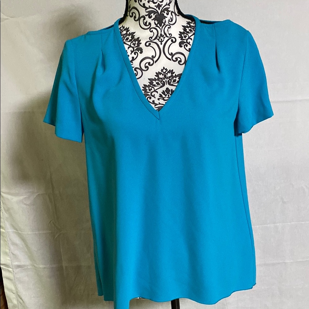 Trina Turk Floramina Open Shoulder VNeck Turquoise Blue Short Sleeve Blouse EUC